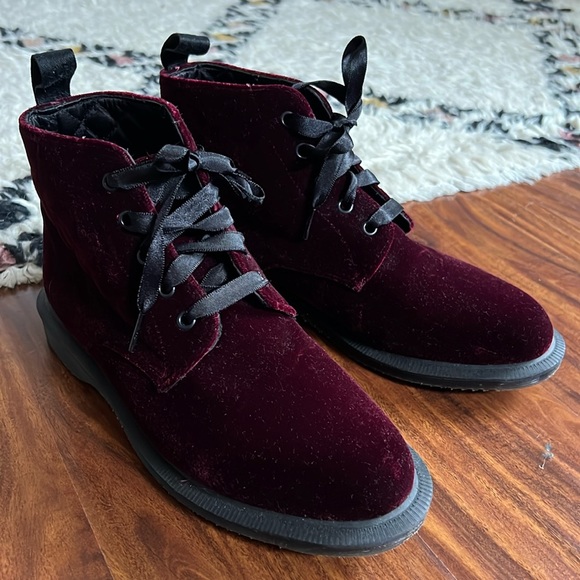 Dr. Martens Lana velvet boot - Picture 1 of 6